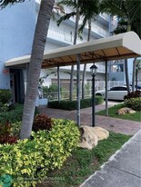 677 NE 24th St in Miami, FL - Building Photo