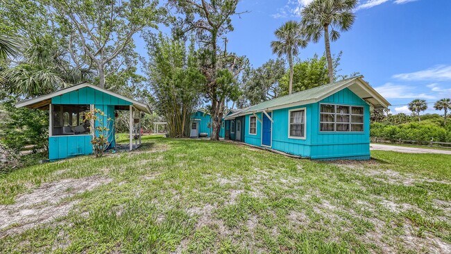 6737 Lincoln Rd in Bradenton, FL - Building Photo - Building Photo