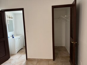 251 NE 41st St in Oakland Park, FL - Building Photo - Building Photo