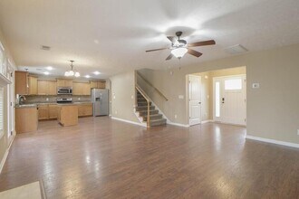 3742 Gray Fox Dr in Clarksville, TN - Foto de edificio - Building Photo