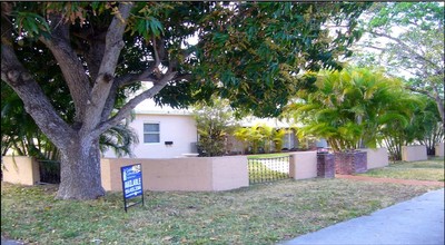 1901 Dewey St in Hollywood, FL - Building Photo - Building Photo