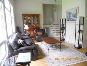 17 Tirrell Cres, Unit 1 in Chestnut Hill, MA - Building Photo - Building Photo