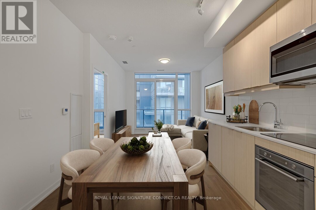 32-532 Forest Manor Rd in Toronto, ON - Building Photo