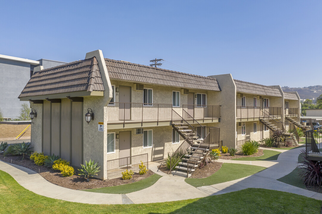 Meadowlark Apartments in San Marcos, CA - Building Photo