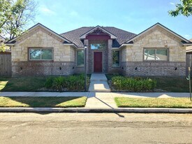 208 Church Ave in Waco, TX - Building Photo