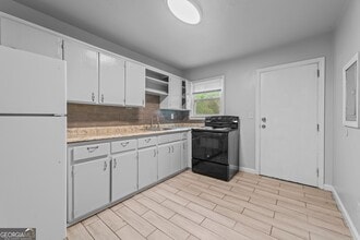 147 Burnside St, Unit 1 in Jonesboro, GA - Building Photo - Building Photo