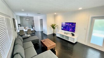 1955 Washington St in Hollywood, FL - Building Photo