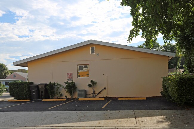 244 Wenonah Pl in West Palm Beach, FL - Building Photo - Building Photo