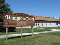 Hampton Court Apartments in International Falls, MN - Foto de edificio - Building Photo