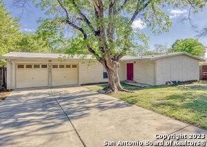 311 Granada Dr in San Antonio, TX - Building Photo