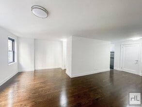 5 AVENUE, Unit 2F in New York, NY - Building Photo - Building Photo