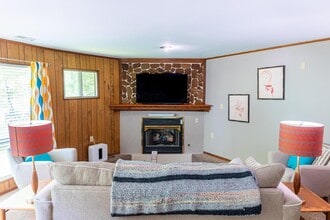 516 McIntosh Dr in Howard, OH - Building Photo - Building Photo