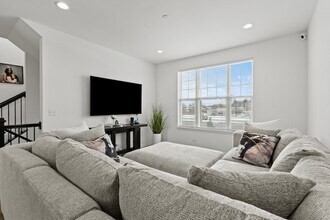 30W158 Wheeler Cir in Naperville, IL - Foto de edificio - Building Photo