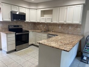 523 Society Hill Blvd in Cherry Hill, NJ - Building Photo - Building Photo