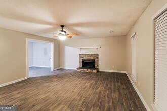 6616 Swift Creek Rd in Lithonia, GA - Building Photo - Building Photo
