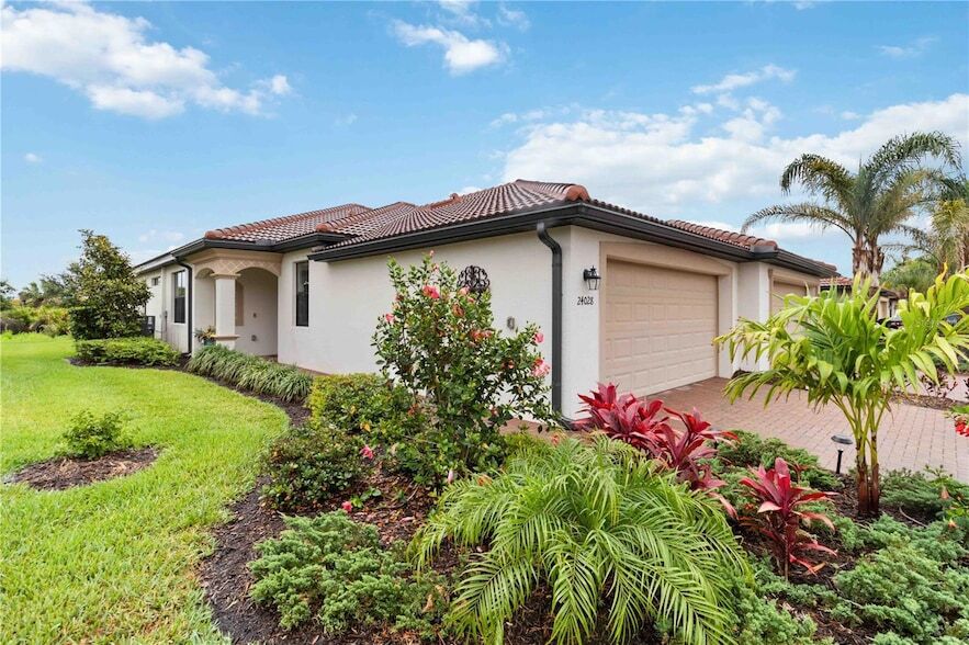 24028 Canterwood Wy in Venice, FL - Building Photo