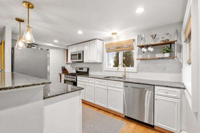 59 Puritan Rd in Swampscott, MA - Building Photo - Building Photo