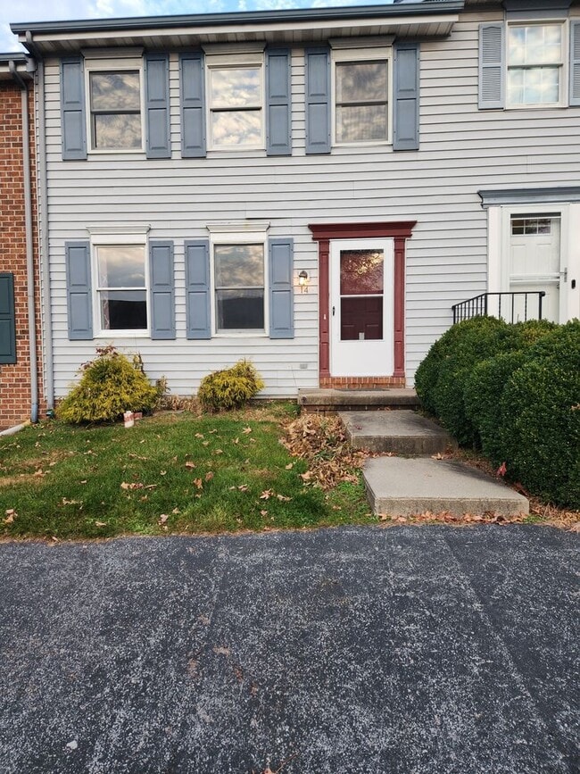 property at 14 Cranfield Ct