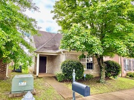 10221 Sterling Ridge Dr in Cordova, TN - Building Photo