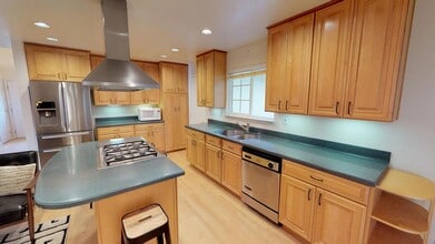 602 Teredo Dr in Redwood City, CA - Building Photo - Building Photo