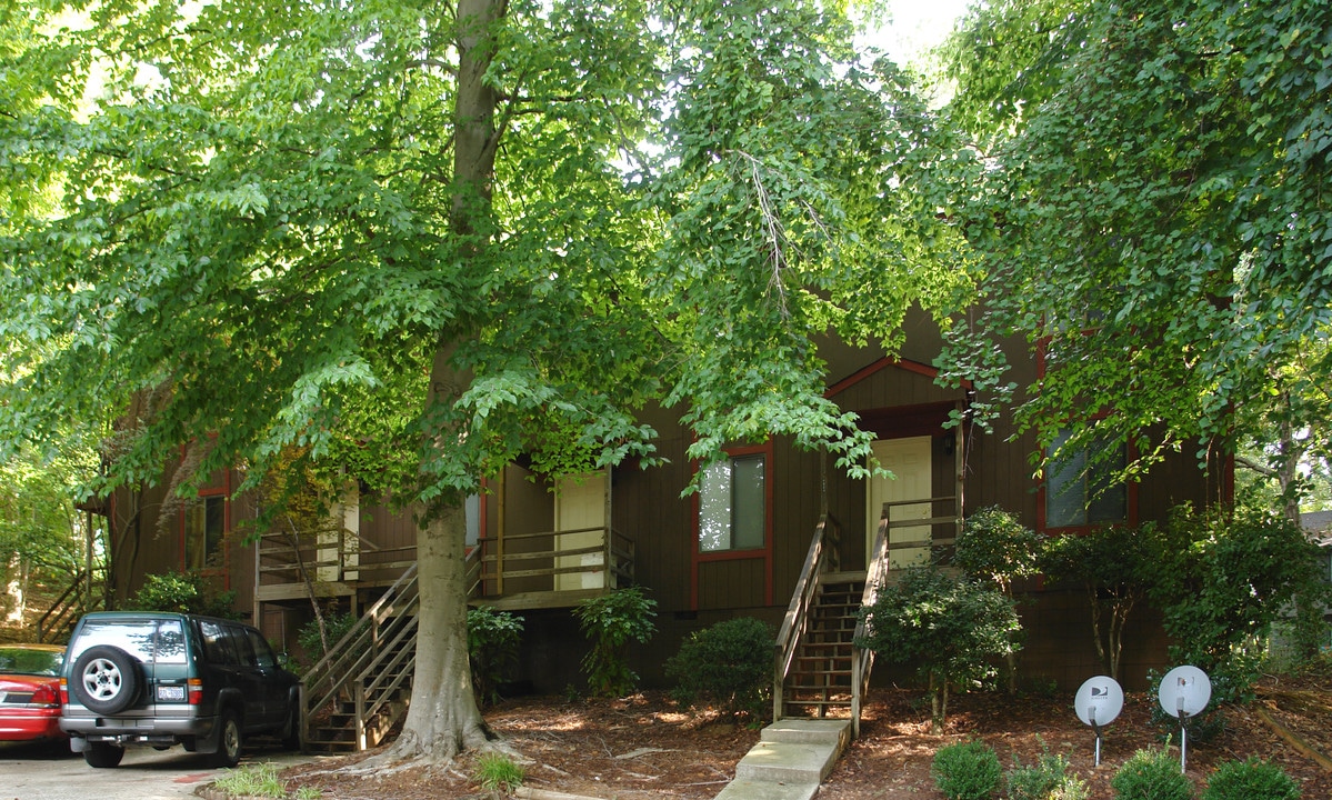 4818-4824 Cornwall Pl in Raleigh, NC - Foto de edificio