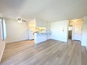 949 W 26th St in Los Angeles, CA - Building Photo - Building Photo