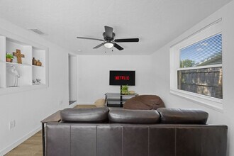 2229 Alice Rd in Sarasota, FL - Building Photo - Building Photo