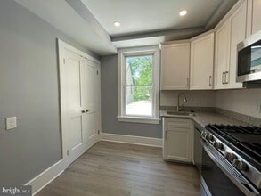 25 W State St in Doylestown, PA - Building Photo - Building Photo