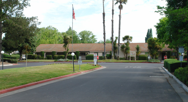 Rancho Verde in Rohnert Park, CA - Building Photo - Building Photo