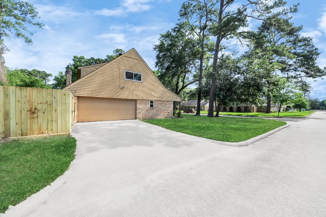 25603 Pine Acres Cir in Spring, TX - Building Photo - Building Photo