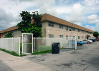 Parkway House Apartments in Miami, FL - Foto de edificio - Building Photo