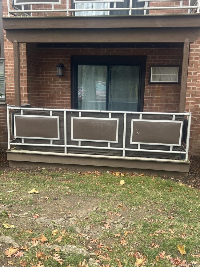 8 Brevoort Dr in Pomona, NY - Building Photo - Building Photo