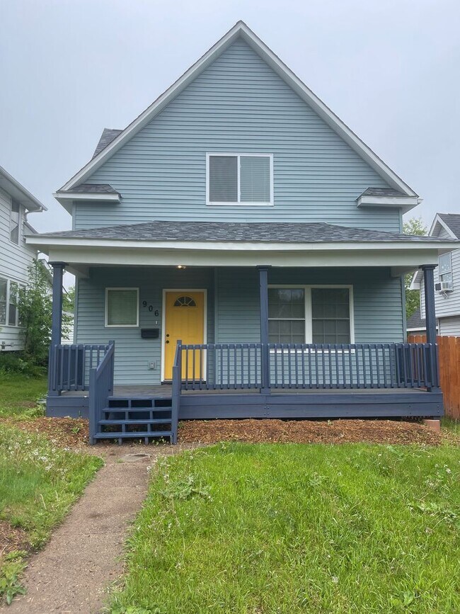 906 N 57th Ave W
