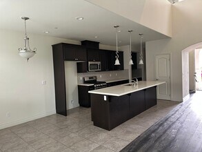 260 Waterfall Rd in Templeton, CA - Building Photo - Building Photo