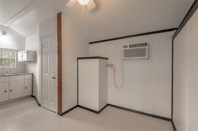 property at 128 Johnnie St