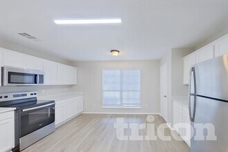 608 Canyon Pl in Desoto, TX - Foto de edificio - Building Photo