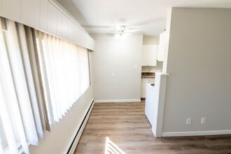 Pinegrove Manor Apartments in Prince George, BC - Building Photo - Building Photo