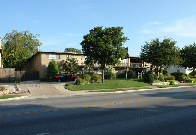 Upper E - Driftwood (OLD) in Dallas, TX - Building Photo - Building Photo