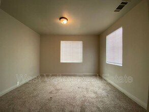 101 North St in Taft, CA - Building Photo - Building Photo