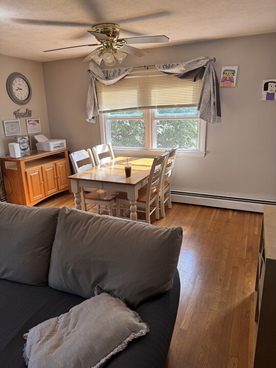 1013 Somerville St, Unit 2 in Manchester, NH - Foto de edificio