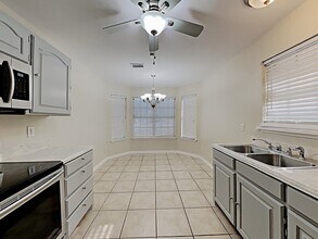 3320 Stanley Ave in Fort Worth, TX - Building Photo - Building Photo