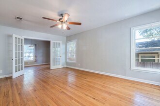 3302 Hemlock Ave in Austin, TX - Building Photo - Building Photo