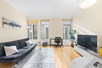 201 Sansome St in San Francisco, CA - Building Photo - Building Photo