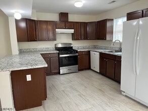 11 Alerica Ln in Franklin Township, NJ - Building Photo - Building Photo