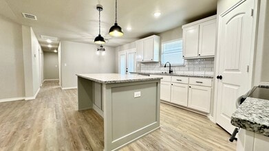 7409 E Keuka St in Idalou, TX - Building Photo - Building Photo
