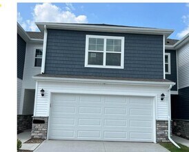 309 Juniper Dr in Waukee, IA - Building Photo - Building Photo