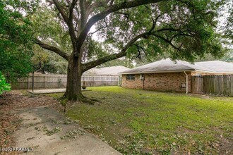 99 Karolwood Dr in Lafayette, LA - Building Photo - Building Photo