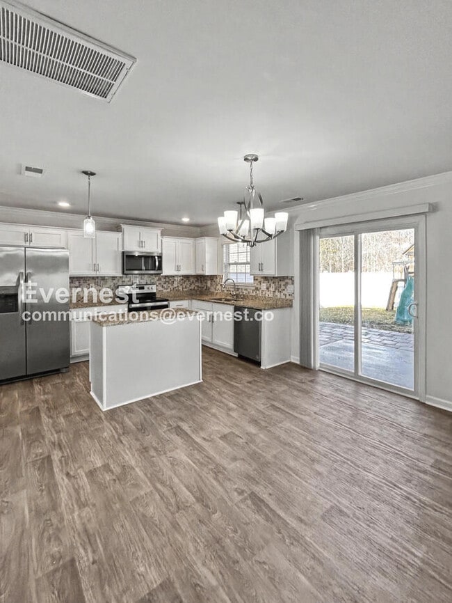 6777 Capstone Ct in Rural Hall, NC - Building Photo - Building Photo