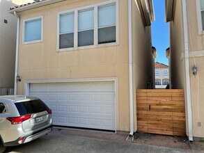 7150 Windwater Pkwy N in Houston, TX - Building Photo - Building Photo