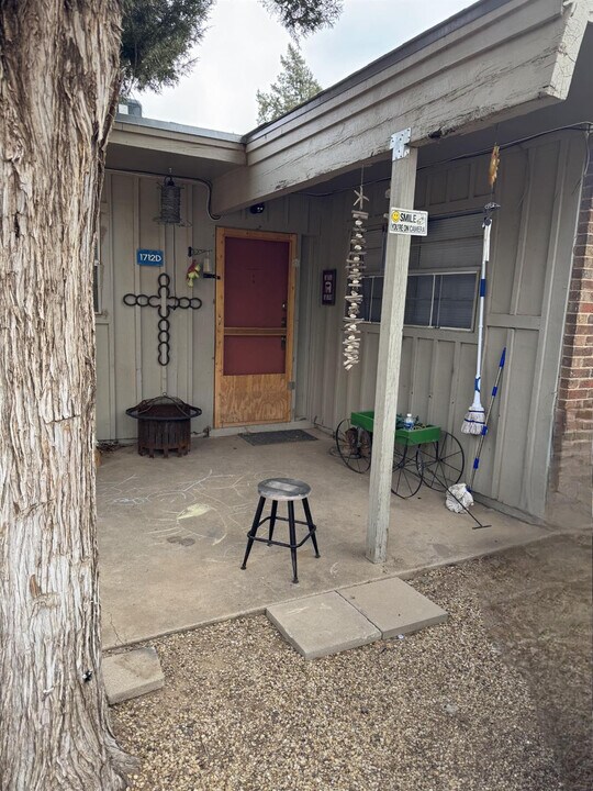 1712 Elkhart Ave in Lubbock, TX - Building Photo